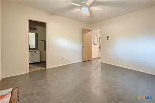 725 S Market St, Flatonia, TX 78941 - Photo 16
