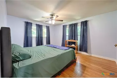 725 S Market Street, Flatonia, TX 78941 - Photo 14