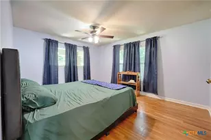 725 S Market St, Flatonia, TX 78941 - Photo 14