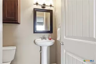 106 Sky Ct, Victoria, TX 77904 - Photo 32
