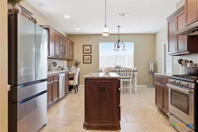 106 Sky Court, Victoria, TX 77904 - Photo 8