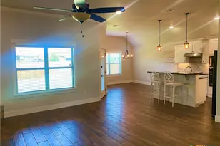 2705 Crystal Ann Dr, Temple, TX 76502 - Photo 4
