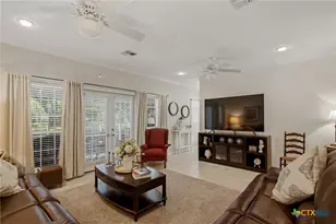 303 Perth St, Victoria, TX 77904 - Photo 2
