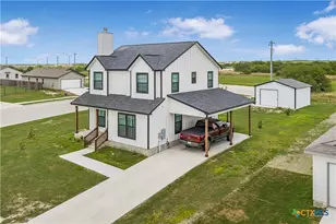 501 Sendera Wy, Kenedy, TX 78119 - Photo 2