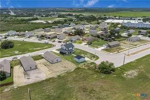 501 Sendera Wy, Kenedy, TX 78119 - Photo 28