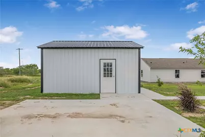 501 Sendera Way, Kenedy, TX 78119 - Photo 36