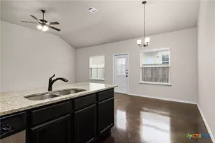 310 Emma Dr, New Braunfels, TX 78130 - Photo 14