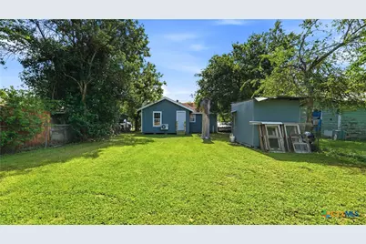 1407 N San Marcos Street, Seguin, TX 78155 - Photo 14