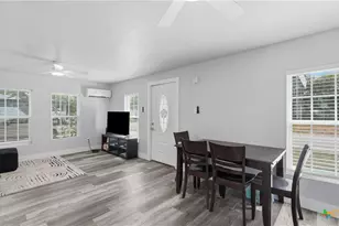 1407 N San Marcos St, Seguin, TX 78155 - Photo 6