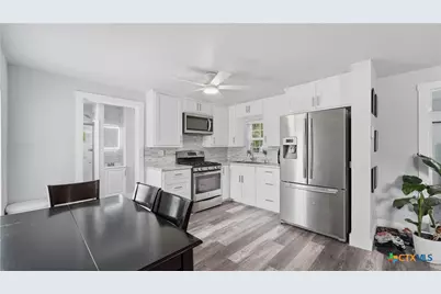 1407 N San Marcos Street, Seguin, TX 78155 - Photo 2