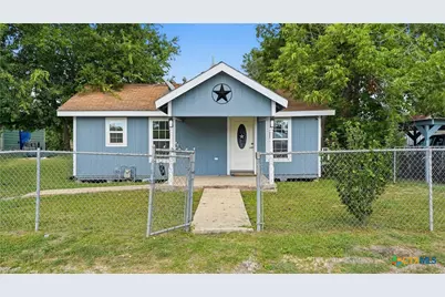 1407 N San Marcos Street, Seguin, TX 78155 - Photo 16