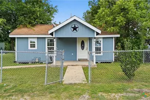 1407 N San Marcos St, Seguin, TX 78155 - Photo 16