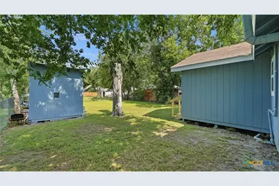 1407 N San Marcos Street, Seguin, TX 78155 - Photo 18