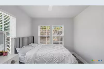 1407 N San Marcos Street, Seguin, TX 78155 - Photo 10