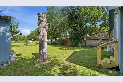 1407 N San Marcos Street, Seguin, TX 78155 - Photo 14