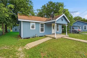 1407 N San Marcos St, Seguin, TX 78155 - Photo 16