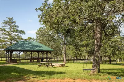 10488 Hwy 304, Harwood, TX 78629 - Photo 12