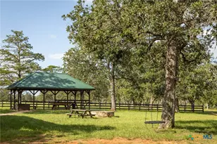 10488 Hwy 304, Harwood, TX 78629 - Photo 12
