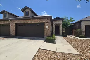 685 Creekside Cir, New Braunfels, TX 78130 - Photo 2