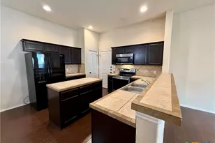 685 Creekside Cir, New Braunfels, TX 78130 - Photo 8