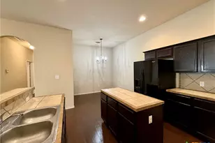 685 Creekside Cir, New Braunfels, TX 78130 - Photo 6