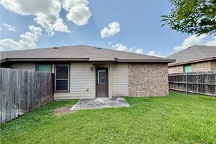 685 Creekside Cir, New Braunfels, TX 78130 - Photo 16