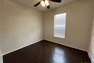 685 Creekside Cir, New Braunfels, TX 78130 - Photo 12