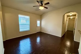 685 Creekside Cir, New Braunfels, TX 78130 - Photo 4