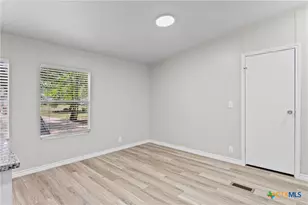 129 Bremond St, Belton, TX 76513 - Photo 12