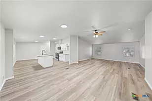 129 Bremond St, Belton, TX 76513 - Photo 6