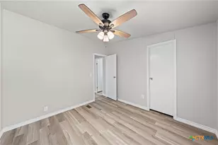 129 Bremond St, Belton, TX 76513 - Photo 30