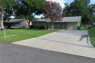 969 Kunkel St, Seguin, TX 78155 - Photo 2