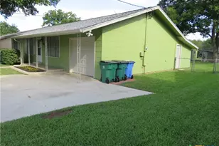 969 Kunkel St, Seguin, TX 78155 - Photo 4
