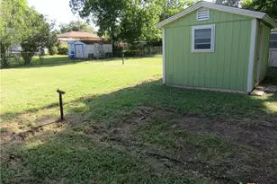 969 Kunkel St, Seguin, TX 78155 - Photo 6