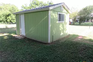 969 Kunkel St, Seguin, TX 78155 - Photo 6