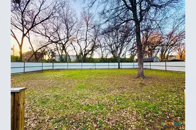 817 S Bell Street, Hamilton, TX 76531 - Photo 22