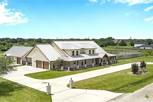 158 Sendera Loop, Victoria, TX 77904 - Photo 2