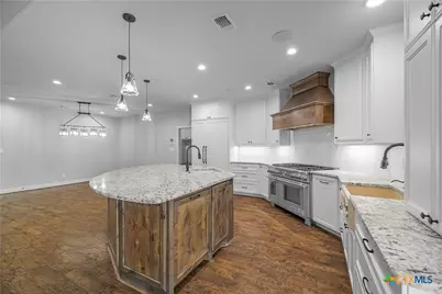 158 Sendera Loop, Victoria, TX 77904 - Photo 12