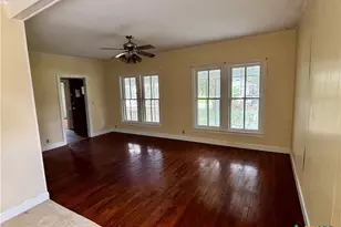 402 Young St, Edna, TX 77957 - Photo 4