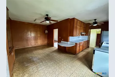 402 Young Street, Edna, TX 77957 - Photo 10
