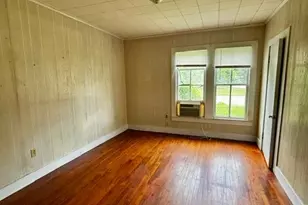 402 Young St, Edna, TX 77957 - Photo 14
