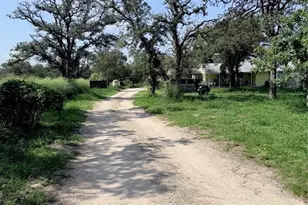 140 Mackie Ln, Seguin, TX 78155 - Photo 16