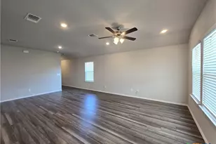 2306 Aylesbury Dr, Copperas Cove, TX 76522 - Photo 4