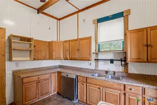 119 N West St, Yorktown, TX 78164 - Photo 6
