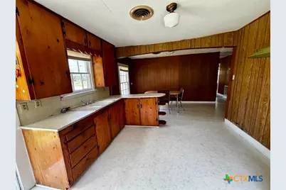 105 S Allen Street, Edna, TX 77957 - Photo 6