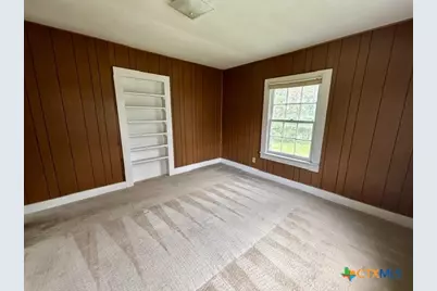 105 S Allen Street, Edna, TX 77957 - Photo 8