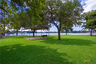 148 Isle of View Dr, Mcqueeney, TX 78123 - Photo 4