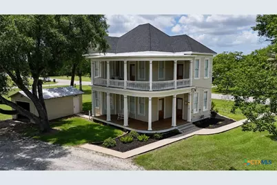 506 Young, Edna, TX 77957 - Photo 1