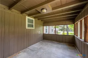 705 S Laurel Ave, Luling, TX 78648 - Photo 26