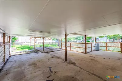 705 S Laurel Avenue, Luling, TX 78648 - Photo 16